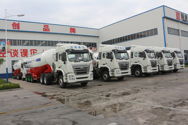 通亞汽車又一批量下灰半掛車發(fā)車?。?！